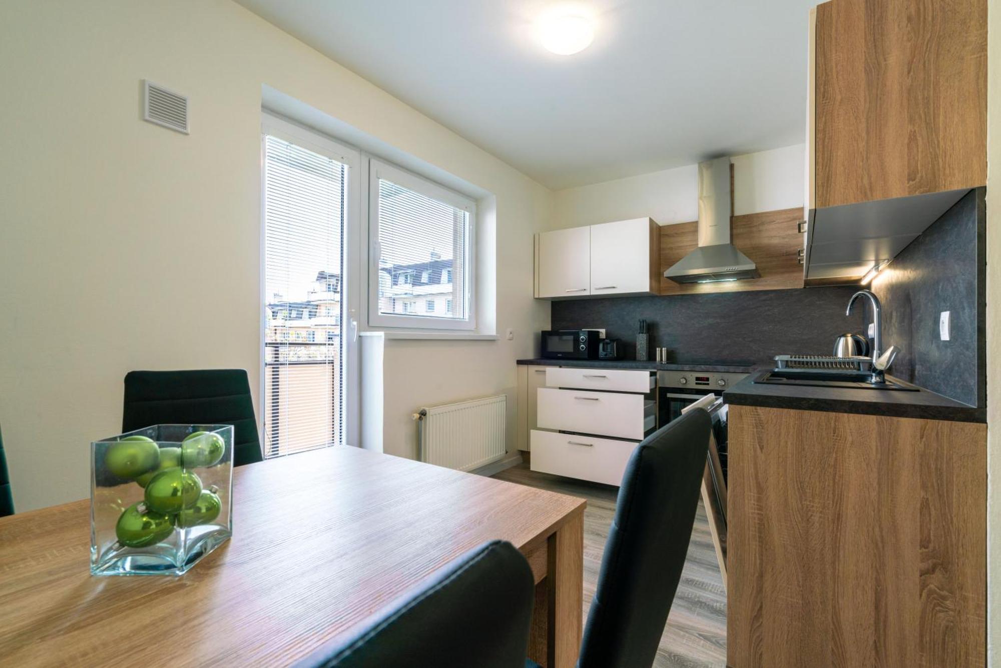 Apartmany Zlatovska Trenčín Екстериор снимка