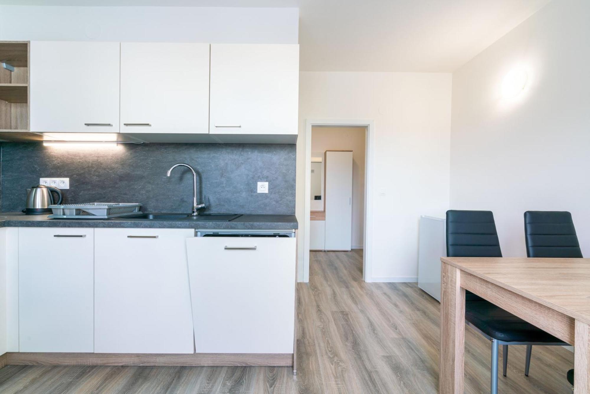 Apartmany Zlatovska Trenčín Екстериор снимка